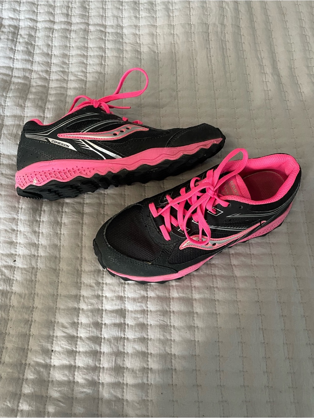 Saucony Cohesion Trail Running Shoes Big Kid Size 3 Black Pink